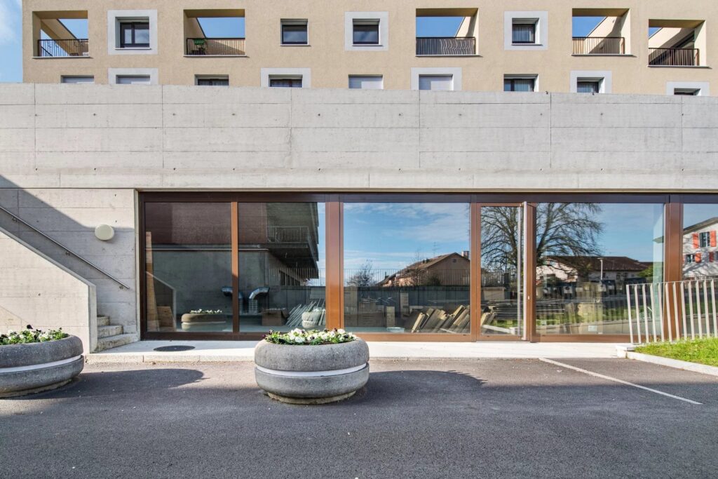 Arcade de 212 m2 à Satigny Centre