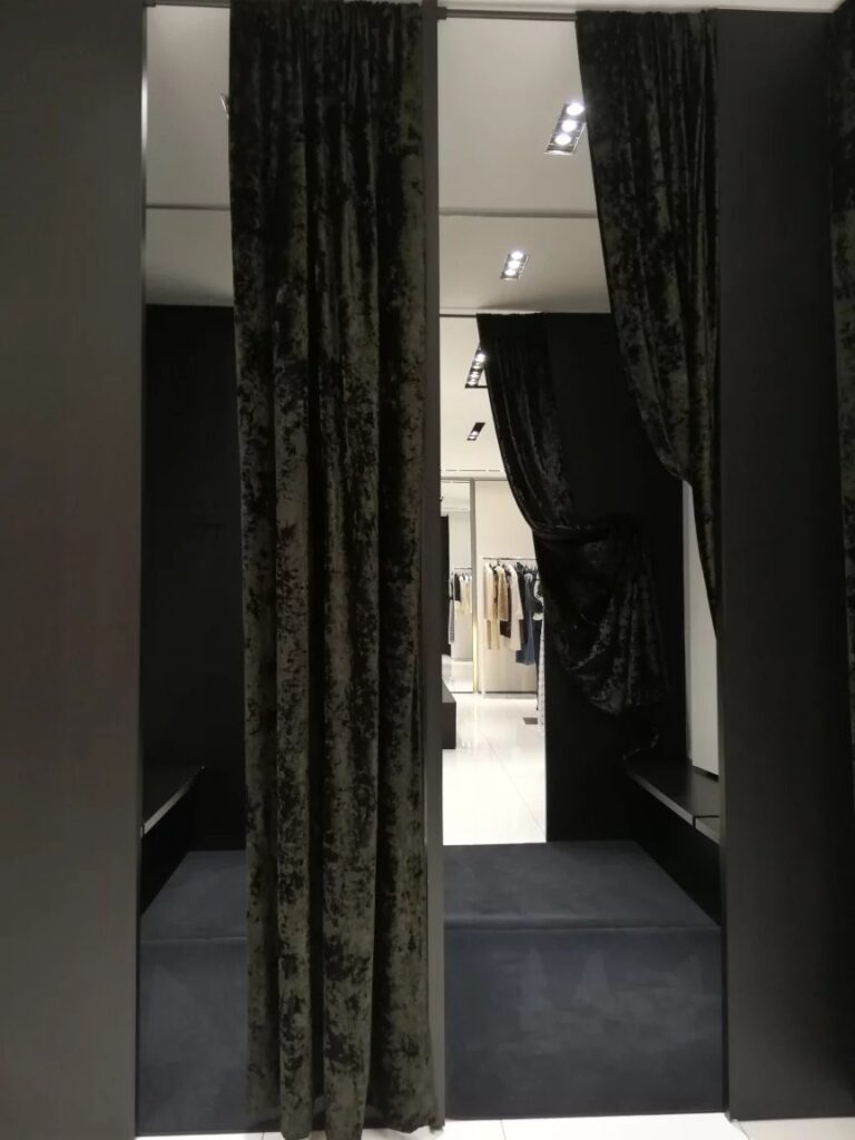 OPPORTUNITE – HYPERCENTRE – ARCADE DE 90 M2 A REMETTRE