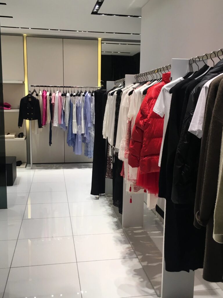 OPPORTUNITE – HYPERCENTRE – ARCADE DE 90 M2 A REMETTRE