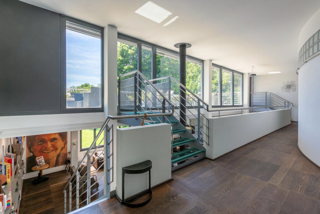 Superbe loft en attique de 340 m2 avec terrasse de 90 m2 dans un écrin de verdure