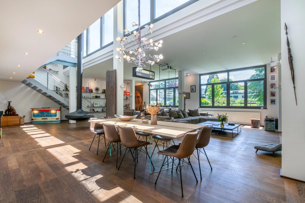 Superbe loft en attique de 340 m2 avec terrasse de 90 m2 dans un écrin de verdure