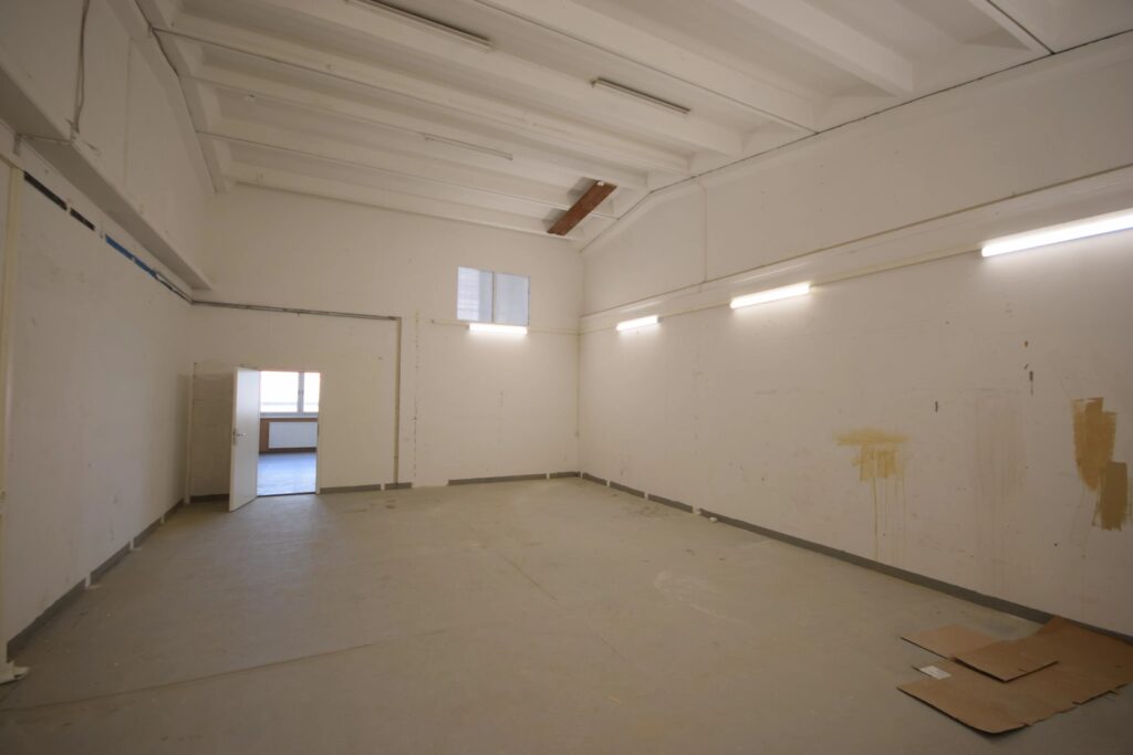A LOUER – Local Industriel d&rsquo;env. 103 m² à Meyrin en zone FTI
