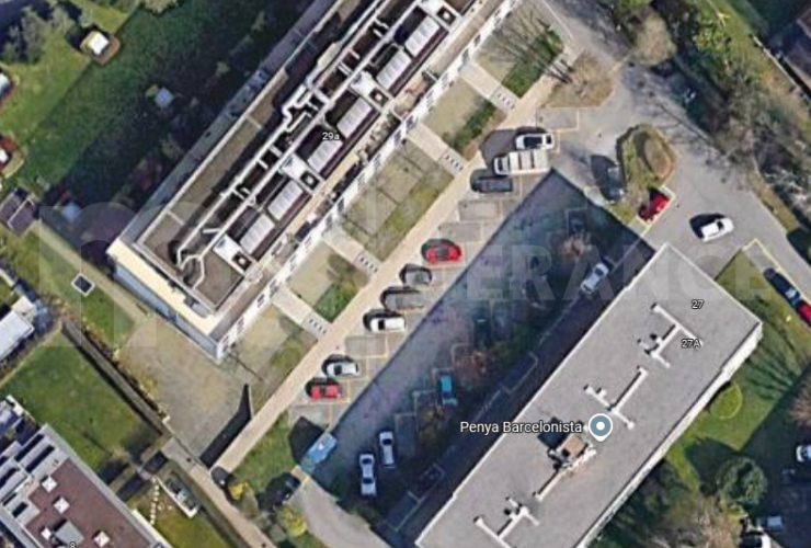 Emplacement de parking à Perly
