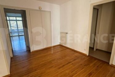 4 Rooms Flat
