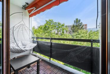 Appartement meublé au 5ème étage avec balcon
