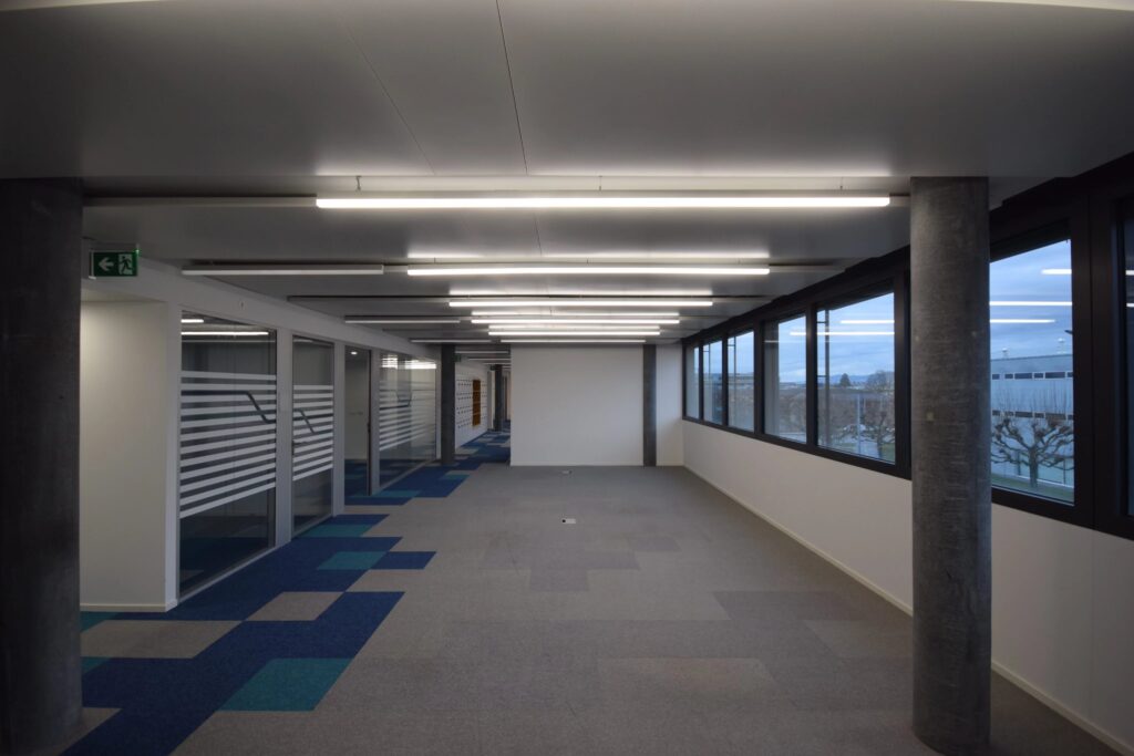 Surface de bureaux à louer de 687 m² – ARCENTER – Vernier