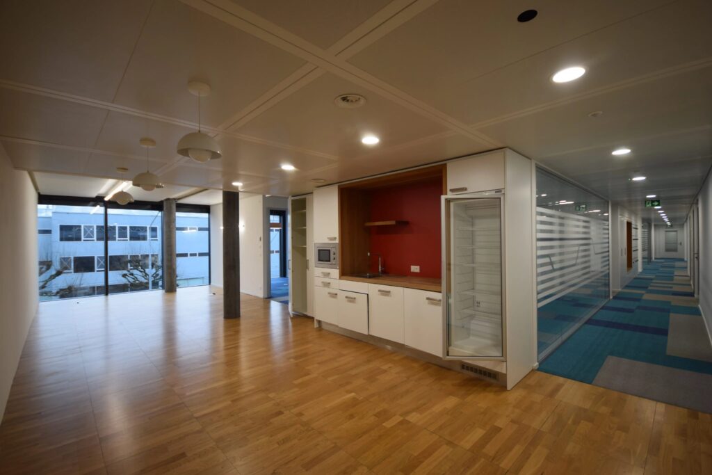 Surface de bureaux à louer de 687 m² – ARCENTER – Vernier