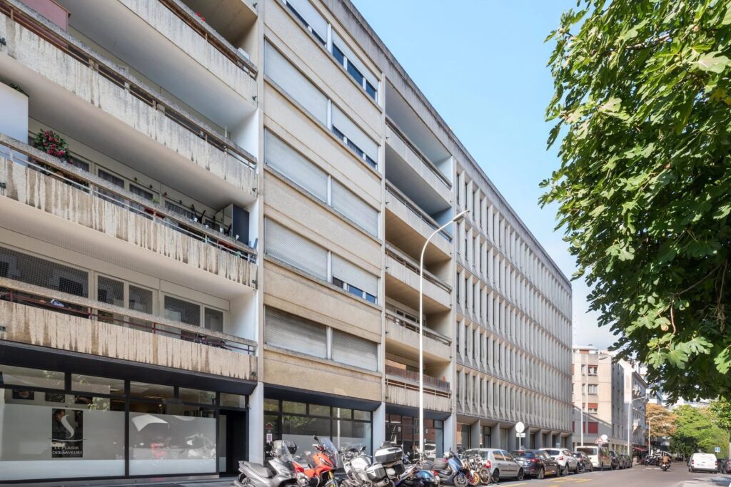 A NE PAS RATER !!! PARKINGS INTERIEURS A LOUER PROCHE DES HUG