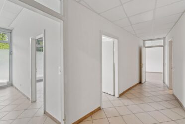 À LOUER – Arcade lumineuse de 93 m² à Versoix