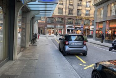 OPPORTUNITE - HYPERCENTRE - ARCADE DE 90 M2 A REMETTRE