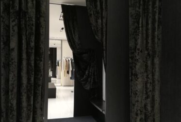 OPPORTUNITE - HYPERCENTRE - ARCADE DE 90 M2 A REMETTRE