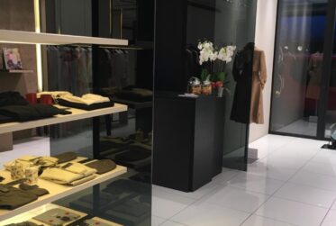 OPPORTUNITE - HYPERCENTRE - ARCADE DE 90 M2 A REMETTRE