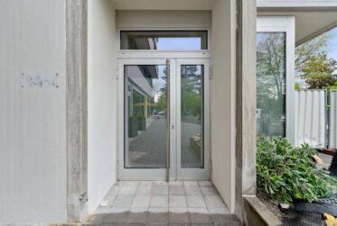 À LOUER – Arcade lumineuse de 93 m² à Versoix