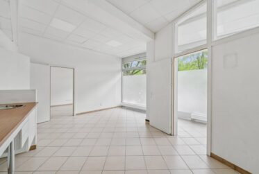 À LOUER – Arcade lumineuse de 93 m² à Versoix