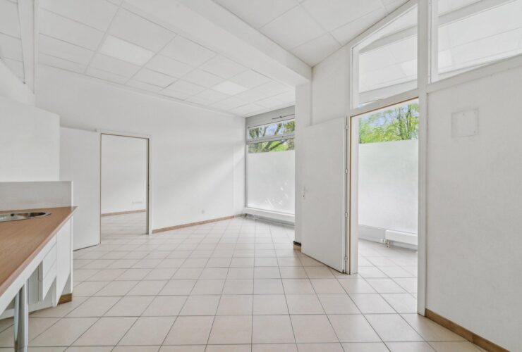 À LOUER – Arcade lumineuse de 93 m² à Versoix