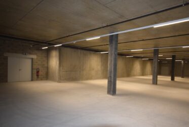 VERSOIX - Surface de Stockage Moderne d'env. 330 m² à Louer