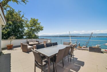 Villa atypique vue exceptionnelle sur la rade et le lac