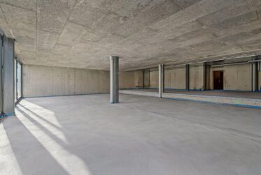 Arcade de 100 m2 à Satigny Centre