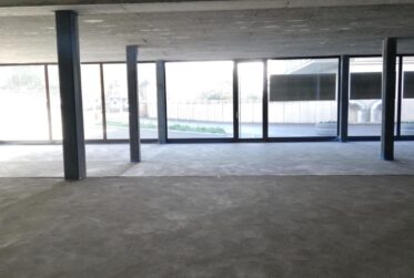 Arcade de 212 m2 à Satigny Centre