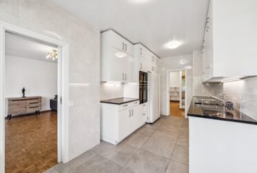 Appartement meublé de 4 pièces dans une résidence de standing avec piscines