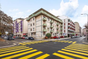 Car park, Outdoor car park