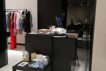 OPPORTUNITE - HYPERCENTRE - ARCADE DE 90 M2 A REMETTRE