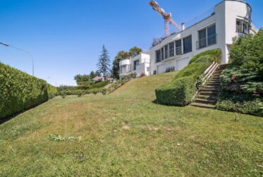 Villa atypique vue exceptionnelle sur la rade et le lac