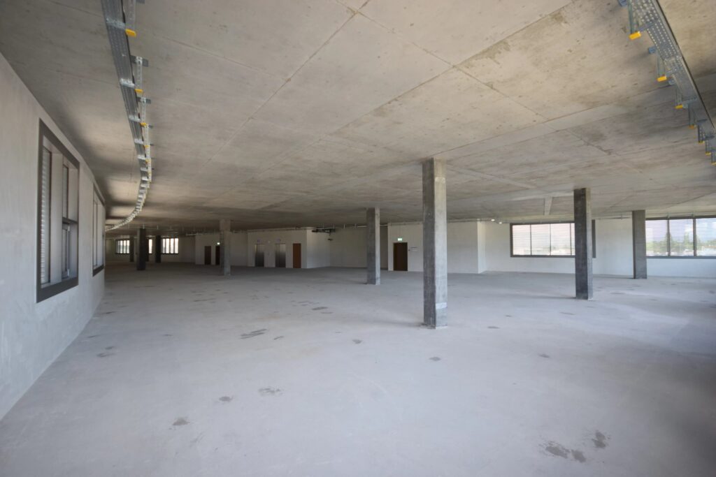 VOYEZ LOIN POUR VOS ACTIVITÉS – Surface d’activité 550 m² – 5e étage d&rsquo;Atrium Park – Horizon – Meyrin