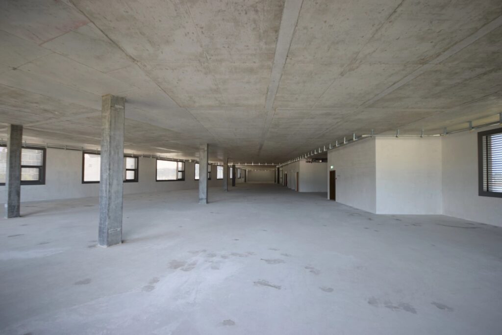 VOYEZ LOIN POUR VOS ACTIVITÉS – Surface d’activité 550 m² – 5e étage d&rsquo;Atrium Park – Horizon – Meyrin