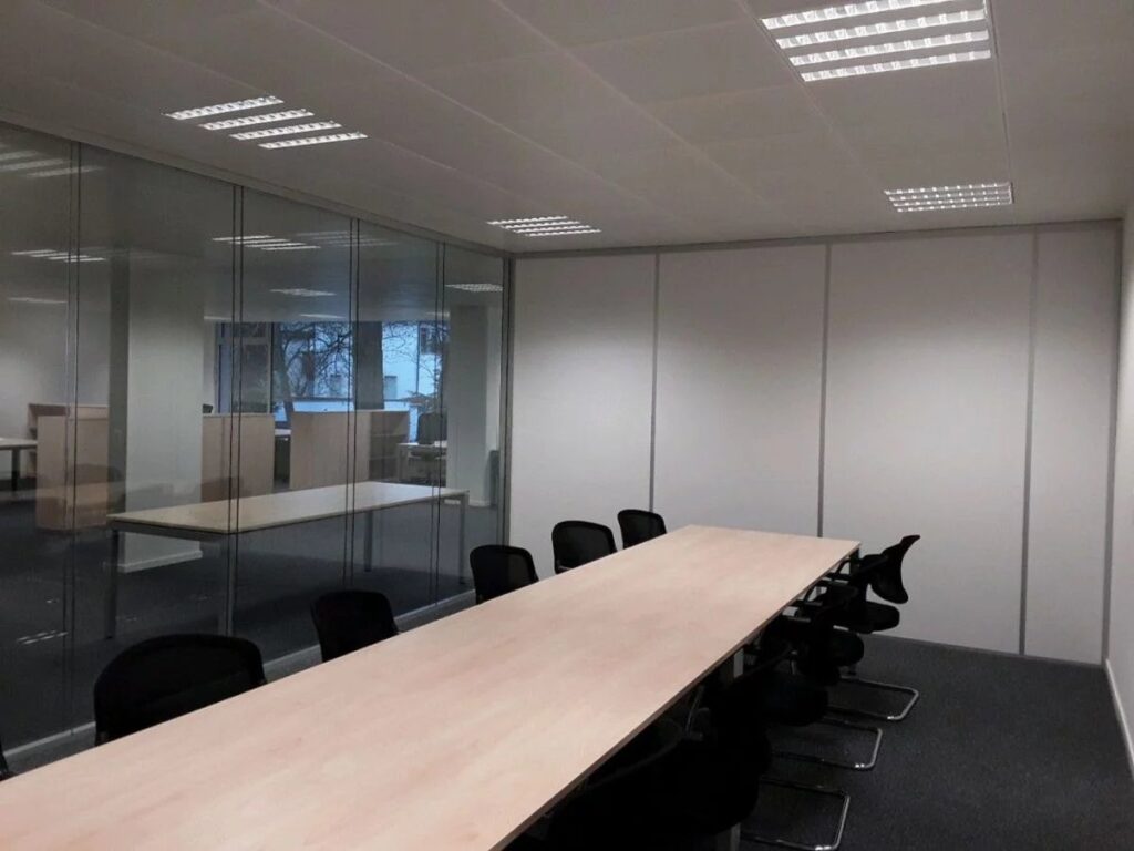 VERSOIX – Bureaux lumineux d&rsquo;env. 262 m² – Rez-de-chaussée