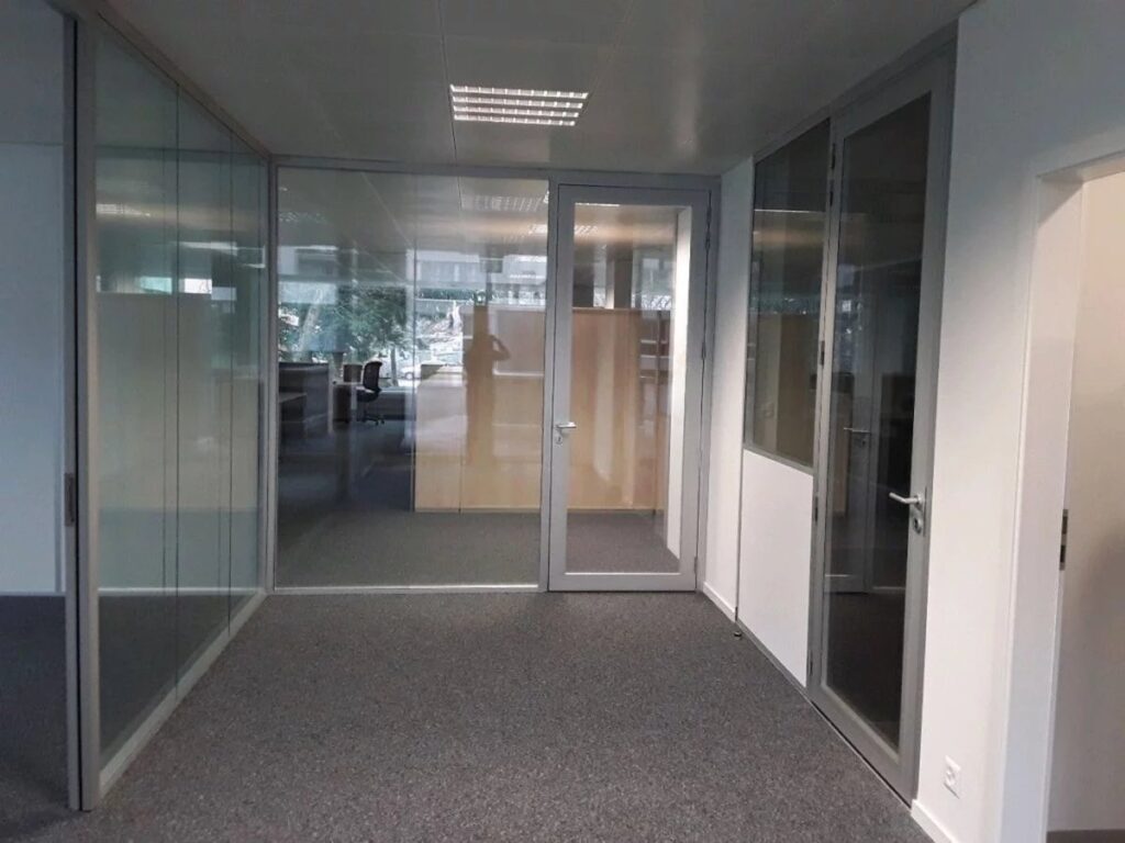 VERSOIX – Bureaux lumineux d&rsquo;env. 262 m² – Rez-de-chaussée