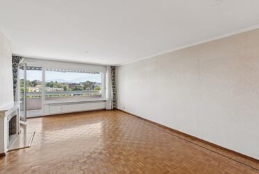 Spacieux appartement de 5.5 pièces haut en étage avec vue dégagée