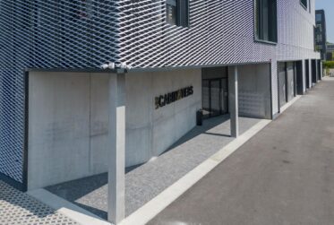 Surface d'activité de 766 m2