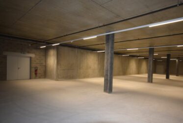 VERSOIX - Surface de Stockage Moderne d'env. 370 m² à Louer
