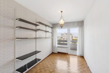Spacieux appartement de 5.5 pièces haut en étage avec vue dégagée