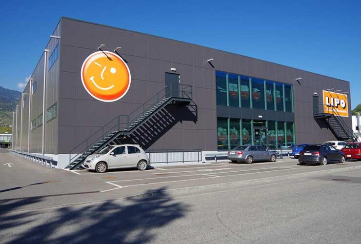 Opportunité Exceptionnelle : Surface Commerciale de 6000 m² au Cœur d'une Zone Dynamique !
