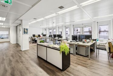 Bureaux modernes de 358 m² à louer – Adresse prestigieuse à Florissant
