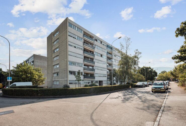 Appartement lumineux de 5 pièces avec balcon au dernier étage