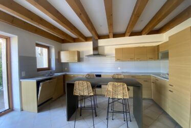 6.5 Rooms House
