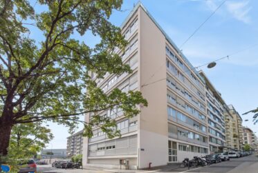 Spacieux 5.5 pièces avec balcon en plein centre-ville de Genève