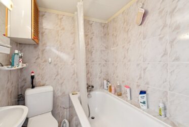 Spacieux 5.5 pièces avec balcon en plein centre-ville de Genève