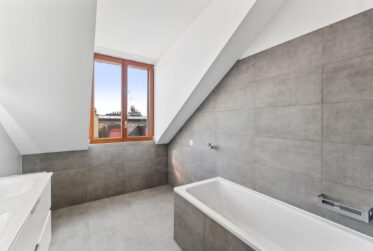 6 Rooms Flat, Penthouse flat