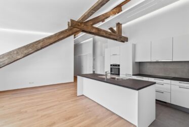 6 Rooms Flat, Penthouse flat