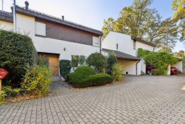 Villa mitoyenne de 7 pièces à Versoix