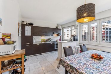 4 Rooms Flat, Condominium flat