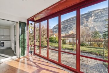 8 Rooms House, Individual house