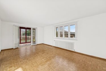 8 Rooms House, Individual house