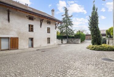 Superbe appartement triplex avec jardin privé à Collex-Bossy