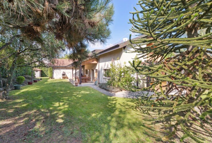 Maison individuelle et son annexe au coeur du village