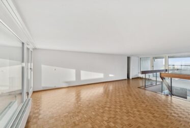 Vue imprenable sur le lac Léman - Magnifique 5 pièces en duplex traversant en attique avec terrasses et balcons